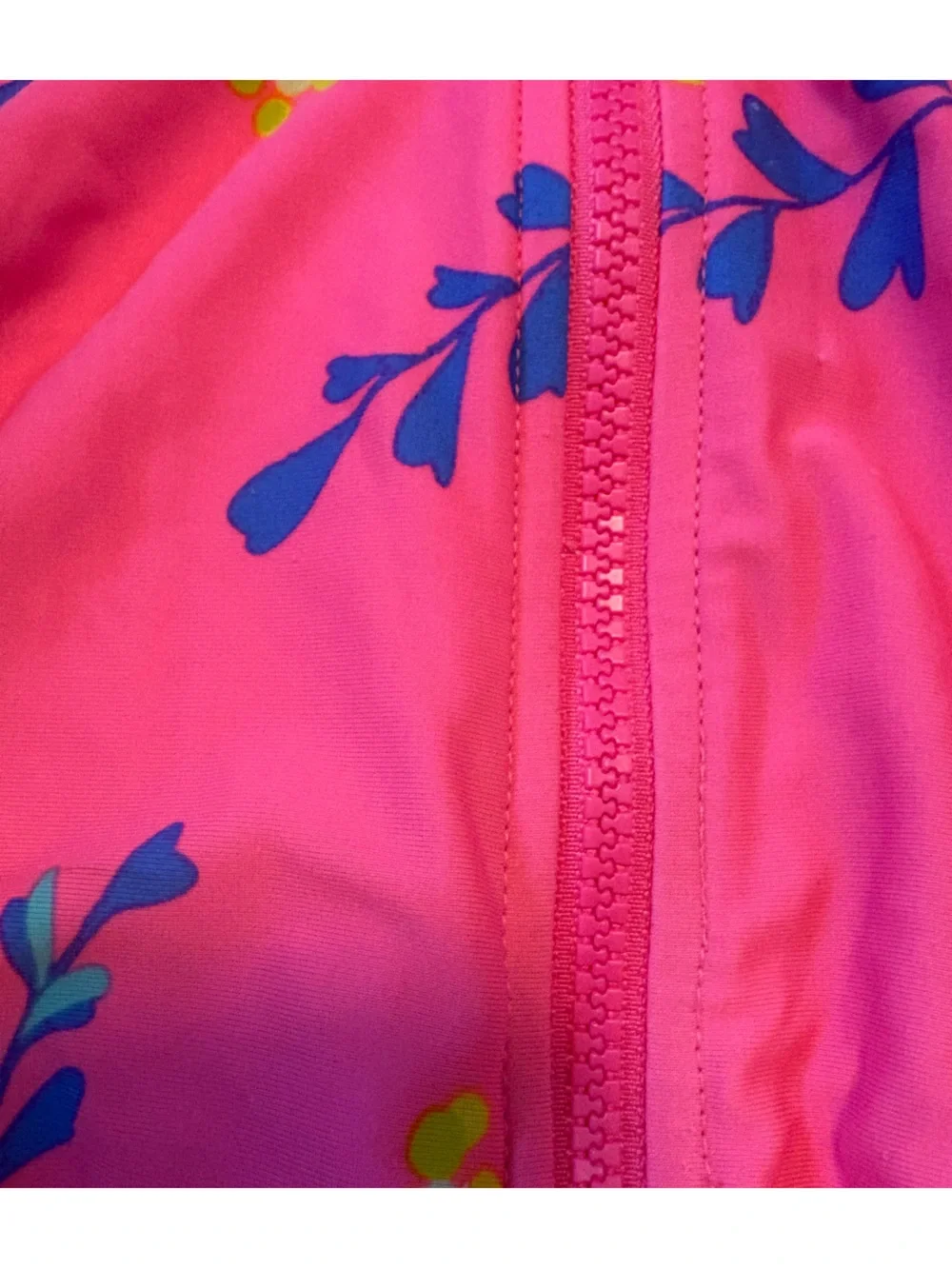 GAP bright pink